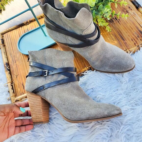 Carlos Santana Tan Suede leather Strapy Detail Ankle Boots. - Picture 14 of 15